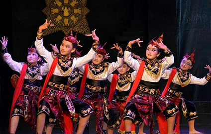 Tari Tradisional Sanggar Nampani
